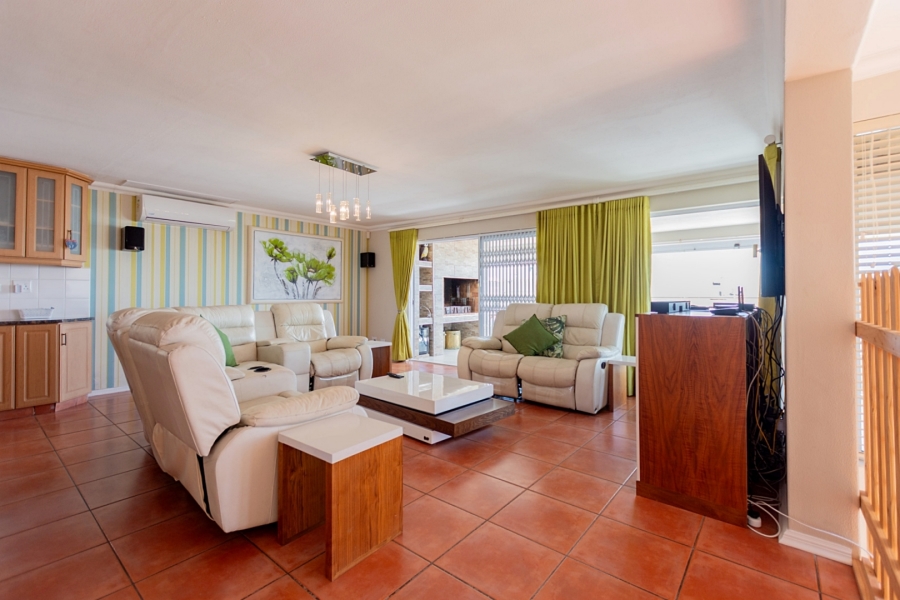 5 Bedroom Property for Sale in Waterfront Western Cape